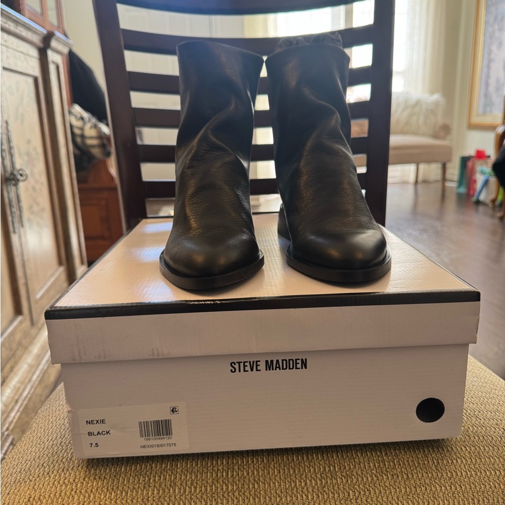 Steve Madden Luxe Black Ankle Boots, Size 7.5